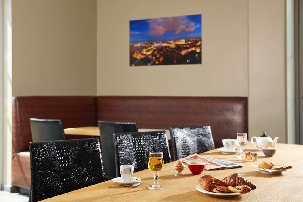 Kyriad Lyon Est Stadium Eurexpo Meyzieu Restoran gambar